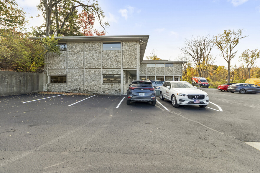 1717 E 116th St, Carmel, IN for lease - Building Photo - Image 2 of 11