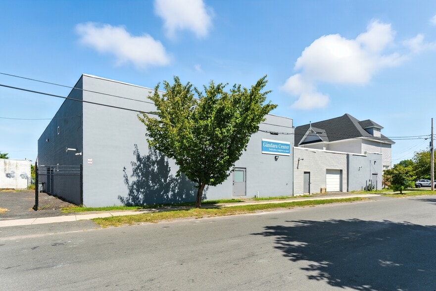178 New Bridge St, West Springfield, MA for sale - Building Photo - Image 1 of 12