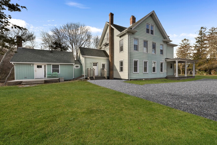1181 Flanders Rd, Flanders, NY for sale - Building Photo - Image 1 of 1