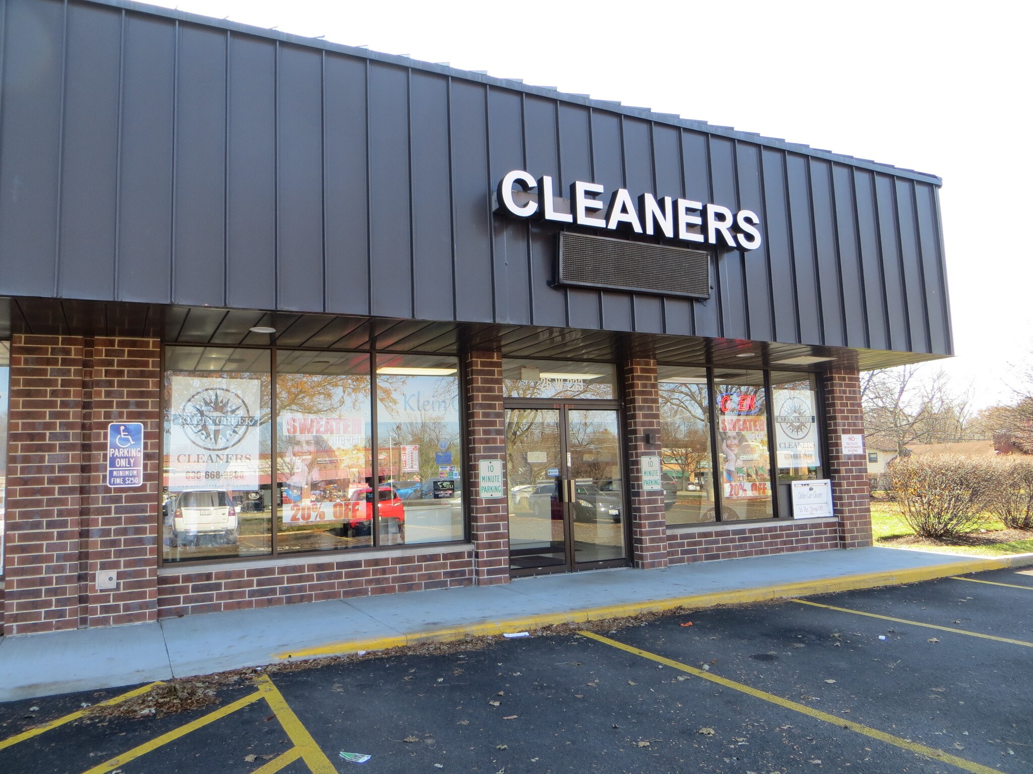 26w21126w233 Geneva Rd, Wheaton, IL 60187 Pleasant Hill Center