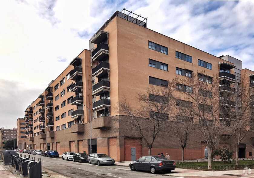 Calle Adelfas, 3, Alcorcón, Madrid for sale - Building Photo - Image 1 of 3