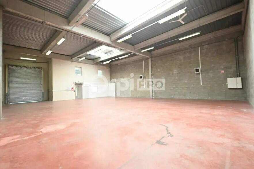 Office in Saint-Priest for lease - Interior Photo - Image 3 of 10