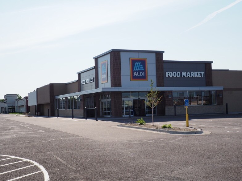 3000 N White Bear Ave Maplewood Mn 55109 Property For Lease On