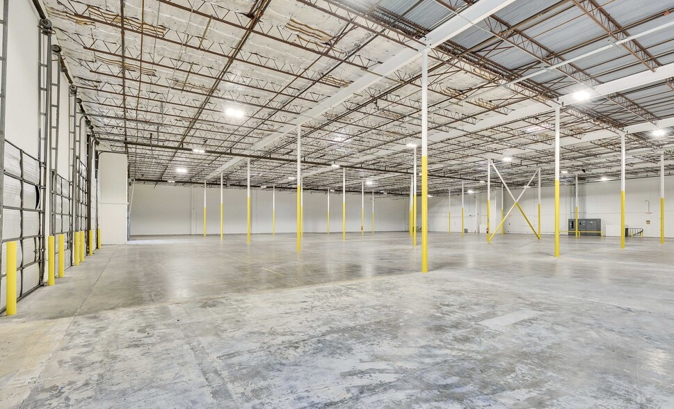 2124 Saint Elmo Rd E, Austin, TX for lease - Building Photo - Image 3 of 18