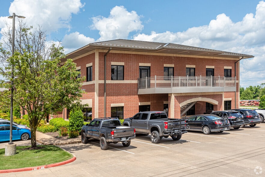 1803 Phyllis St, Bentonville, AR for lease - Building Photo - Image 2 of 8