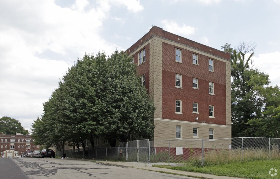 739 Chalfonte Pl, Cincinnati, OH for sale - Primary Photo - Image 1 of 1