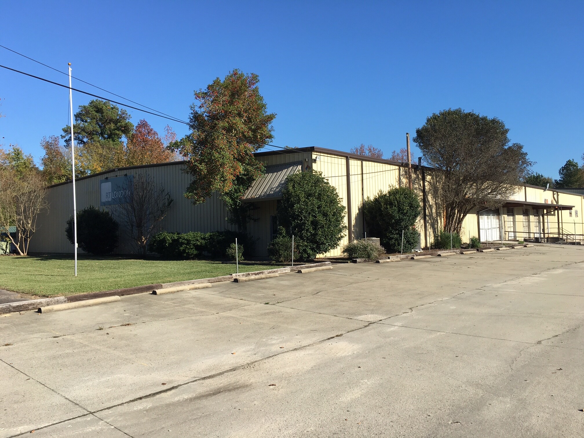 1124 Pineview Dr, Columbia, SC for sale Building Photo- Image 1 of 1