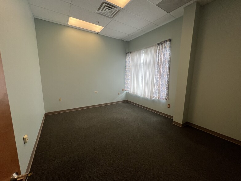 1100 S Main St, Greensburg, PA for lease - Building Photo - Image 2 of 5