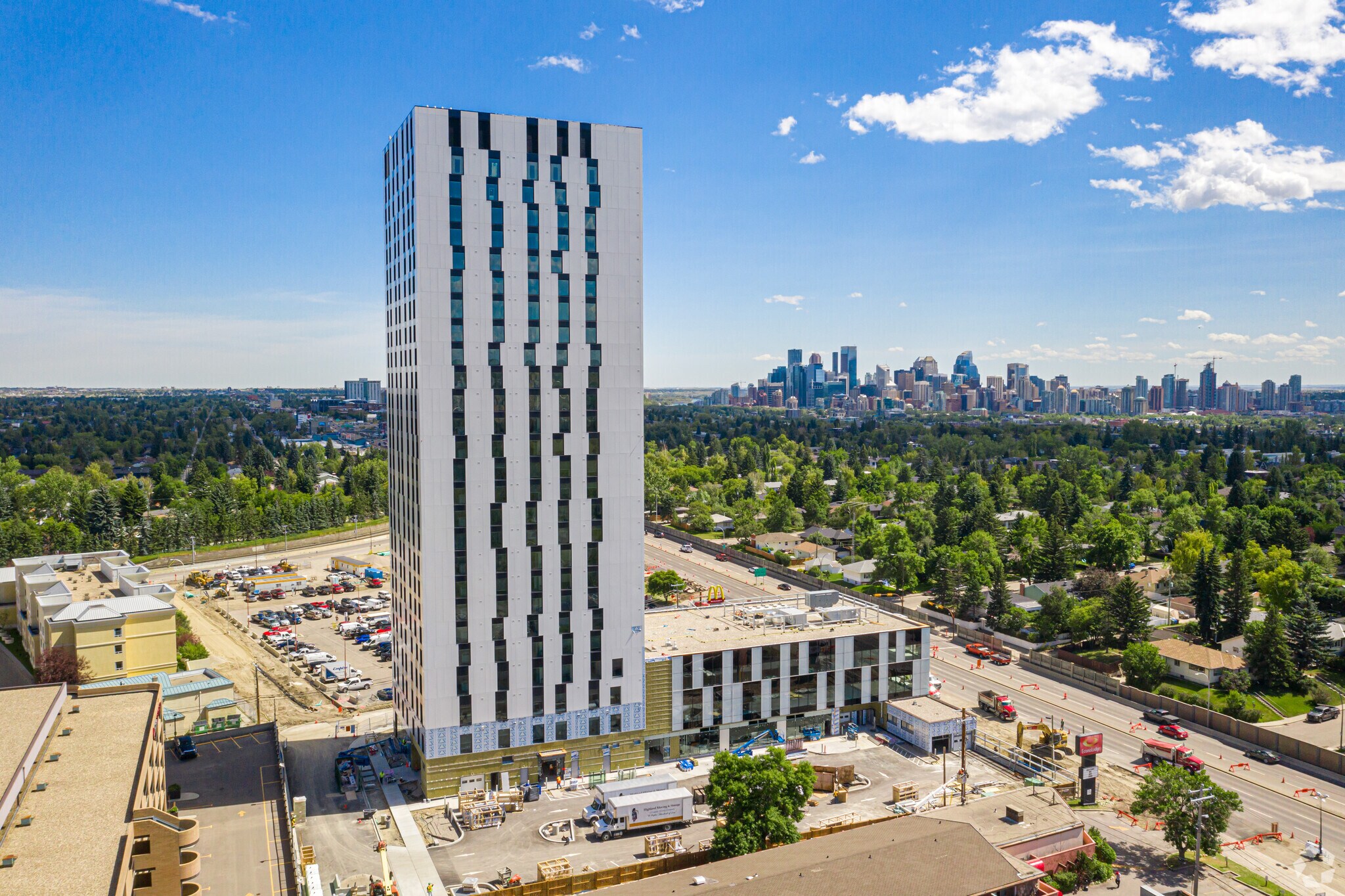2416 16 Ave NW, Calgary, AB T2M 0M5 Office for Lease