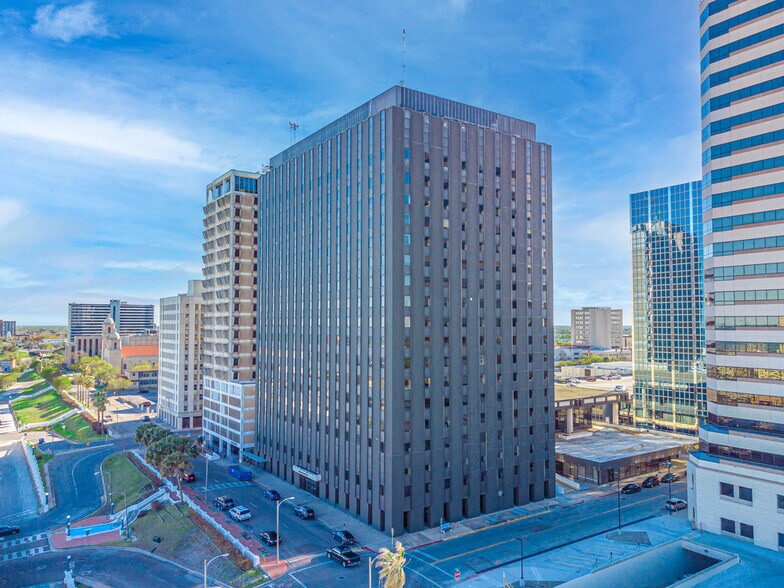 615 N Upper Broadway St, Corpus Christi, TX for sale - Building Photo - Image 1 of 1