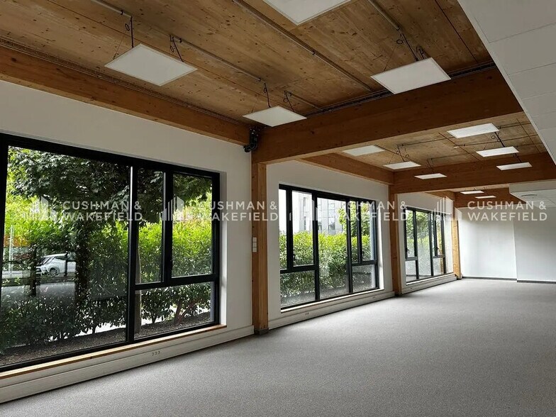 Office in Schiltigheim for lease - Interior Photo - Image 2 of 12