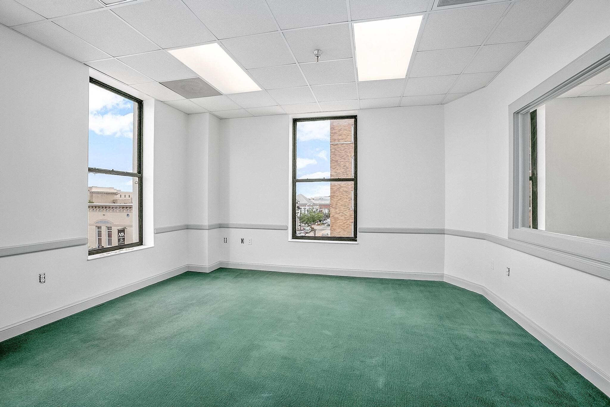 100 E New York Ave, Deland, FL for lease Interior Photo- Image 1 of 20