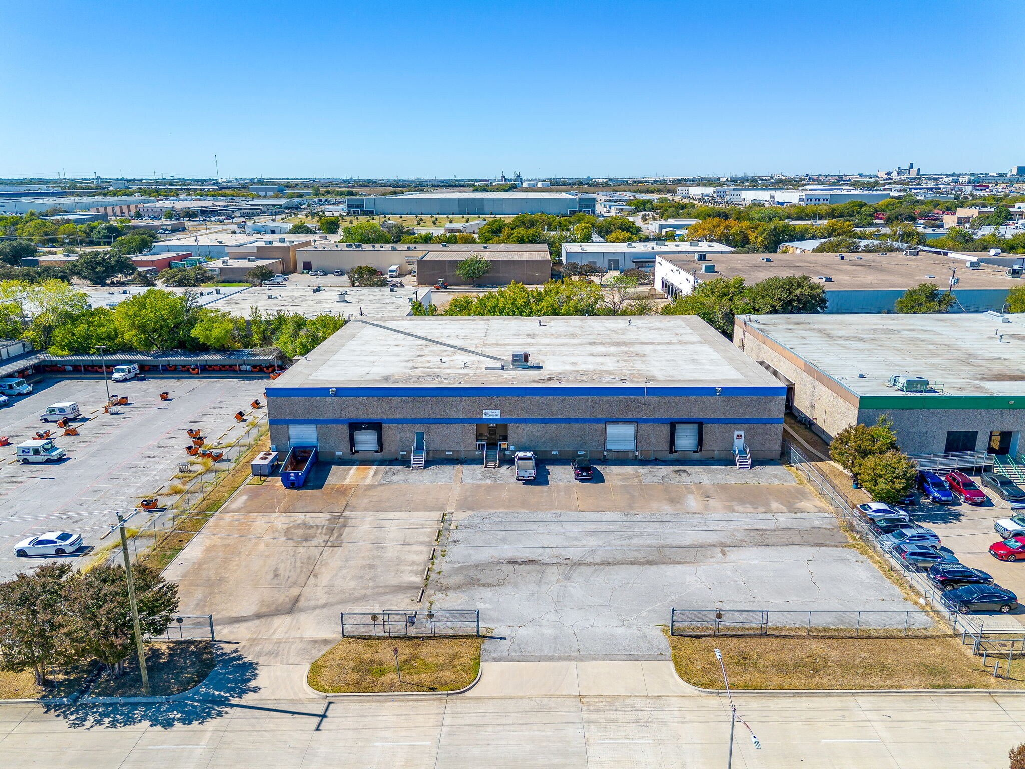 4929 Northeast Pky, Fort Worth, TX for lease Building Photo- Image 1 of 26
