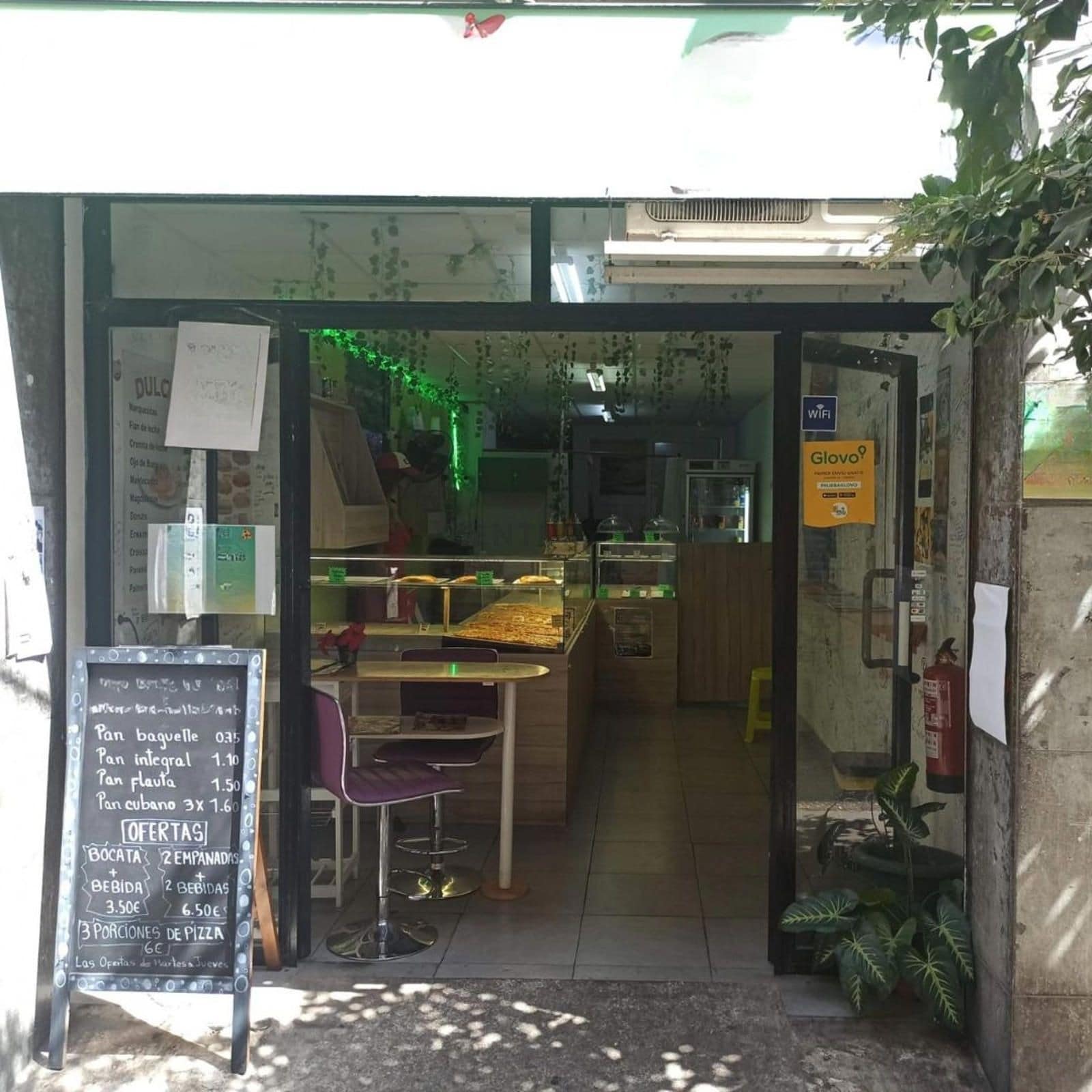 Retail in Barcelona, Barcelona for lease Interior Photo- Image 1 of 12