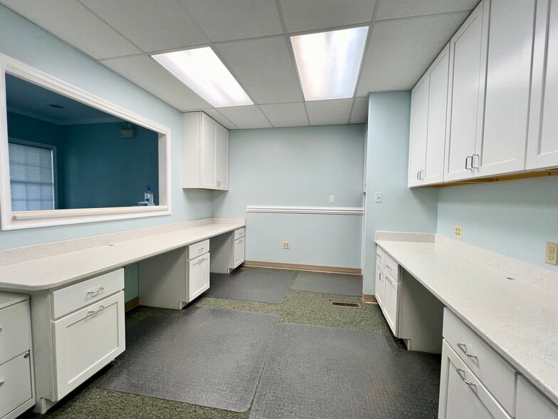 508 Cynwood Dr, Easton, MD for sale - Interior Photo - Image 2 of 19