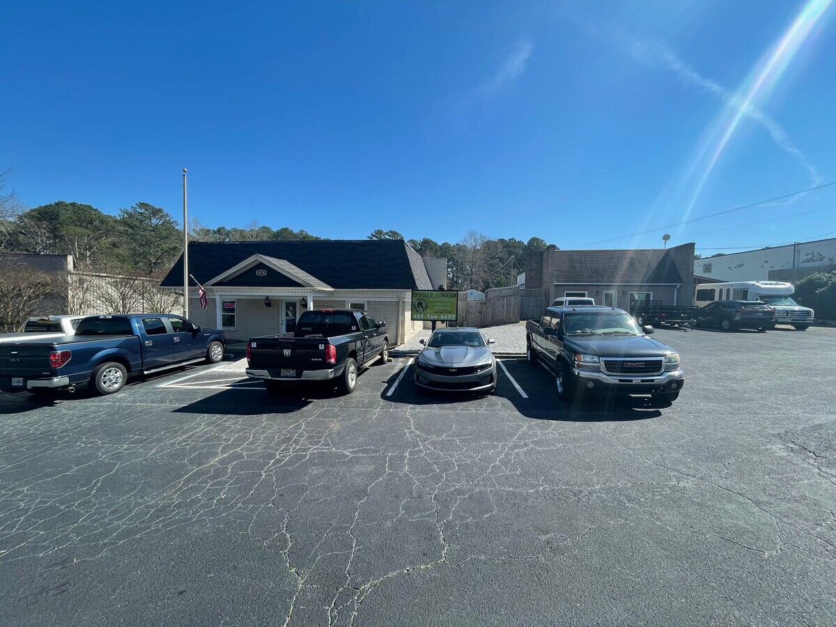 4776 Stone Mountain Hwy, Lilburn, GA 30047