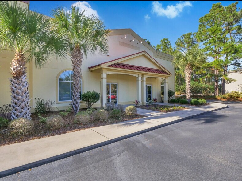 52 Persimmon St, Bluffton, SC for sale - Building Photo - Image 1 of 1