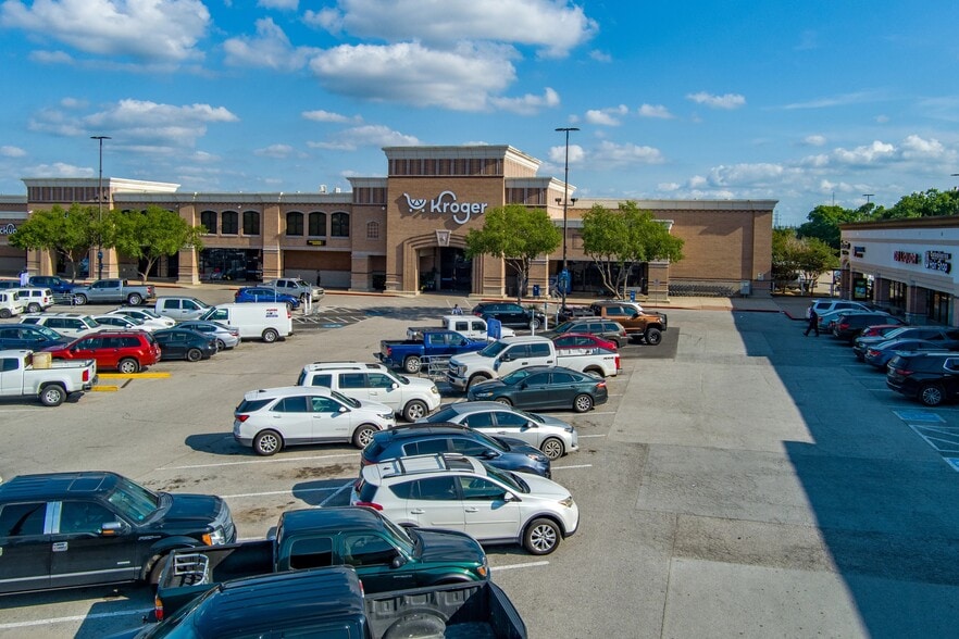 Spencer Square portfolio of 7 properties for sale on LoopNet.com - Building Photo - Image 2 of 7