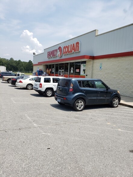 320 N Main St, Candor, NC for sale - Building Photo - Image 2 of 6