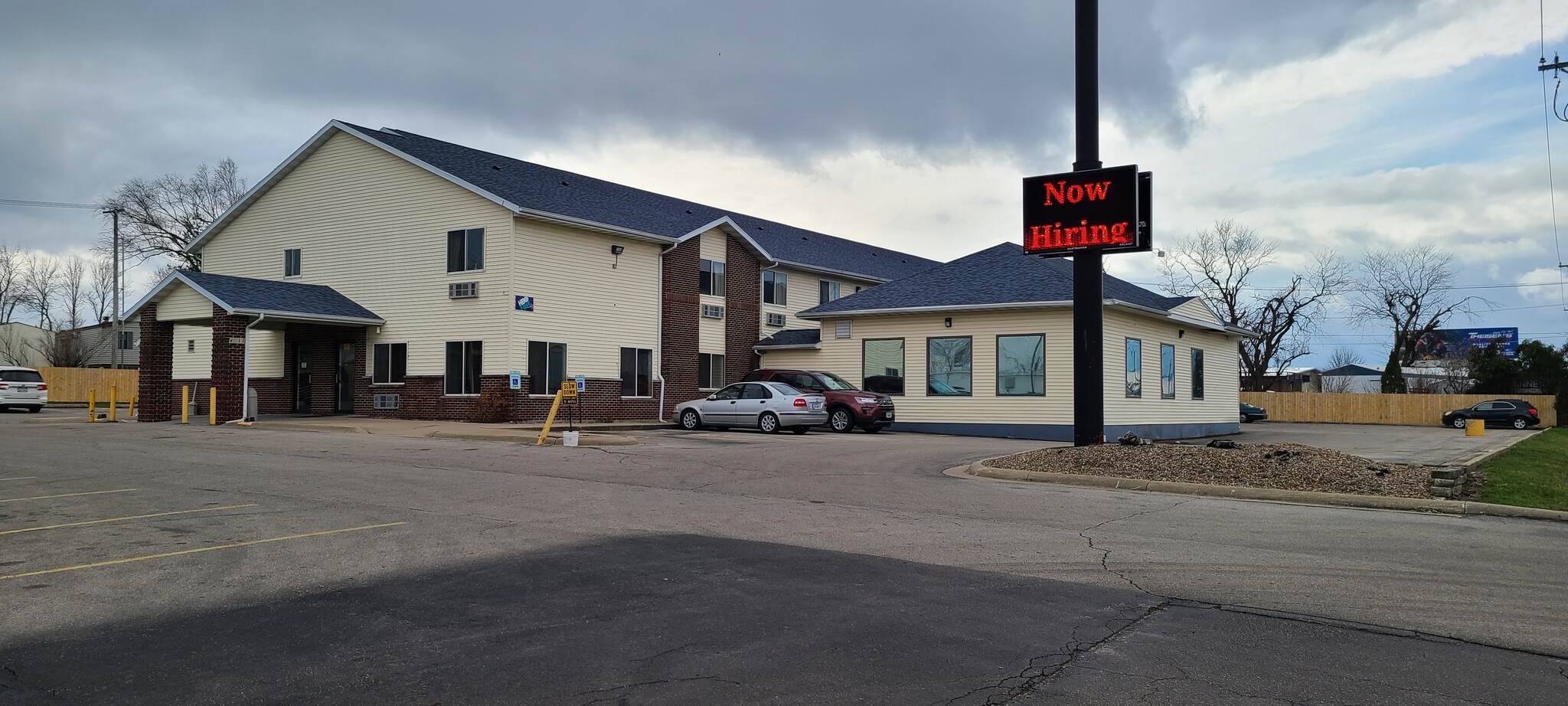 4011 16th Ave SW, Cedar Rapids, IA for sale Building Photo- Image 1 of 1