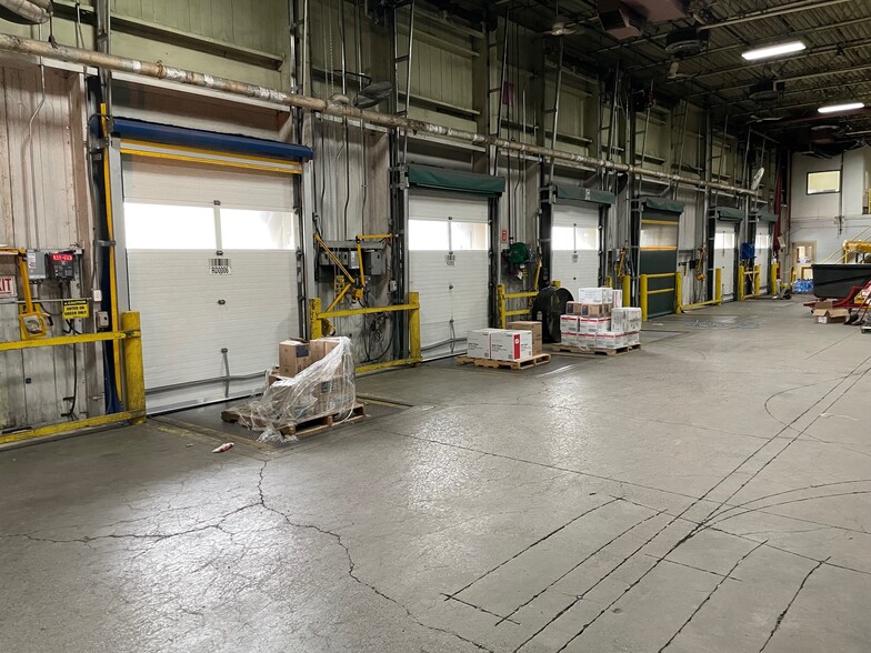 49 Geyser Rd, Saratoga Springs, NY for lease - Interior Photo - Image 3 of 13