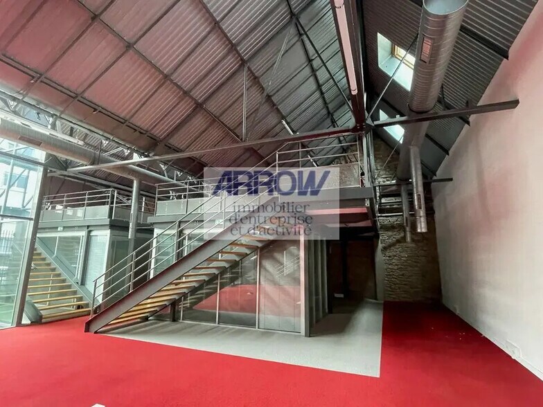 Office in Nantes for lease - Building Photo - Image 2 of 6