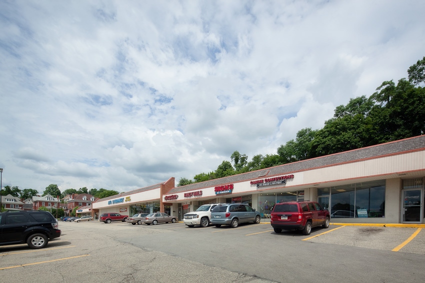 400-434 E Pittsburgh St, Greensburg, PA for lease - Building Photo - Image 3 of 11