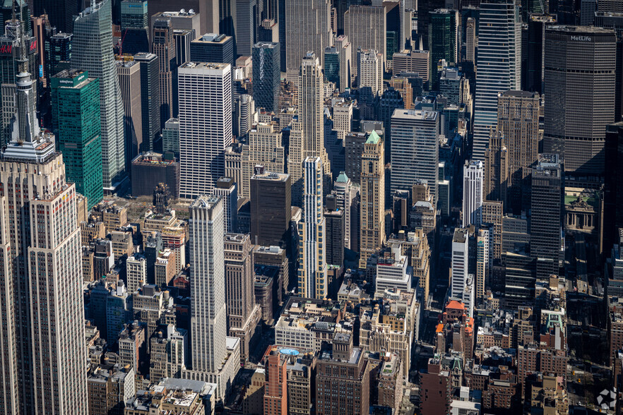 425 Fifth Ave, New York, NY for lease - Aerial - Image 3 of 19