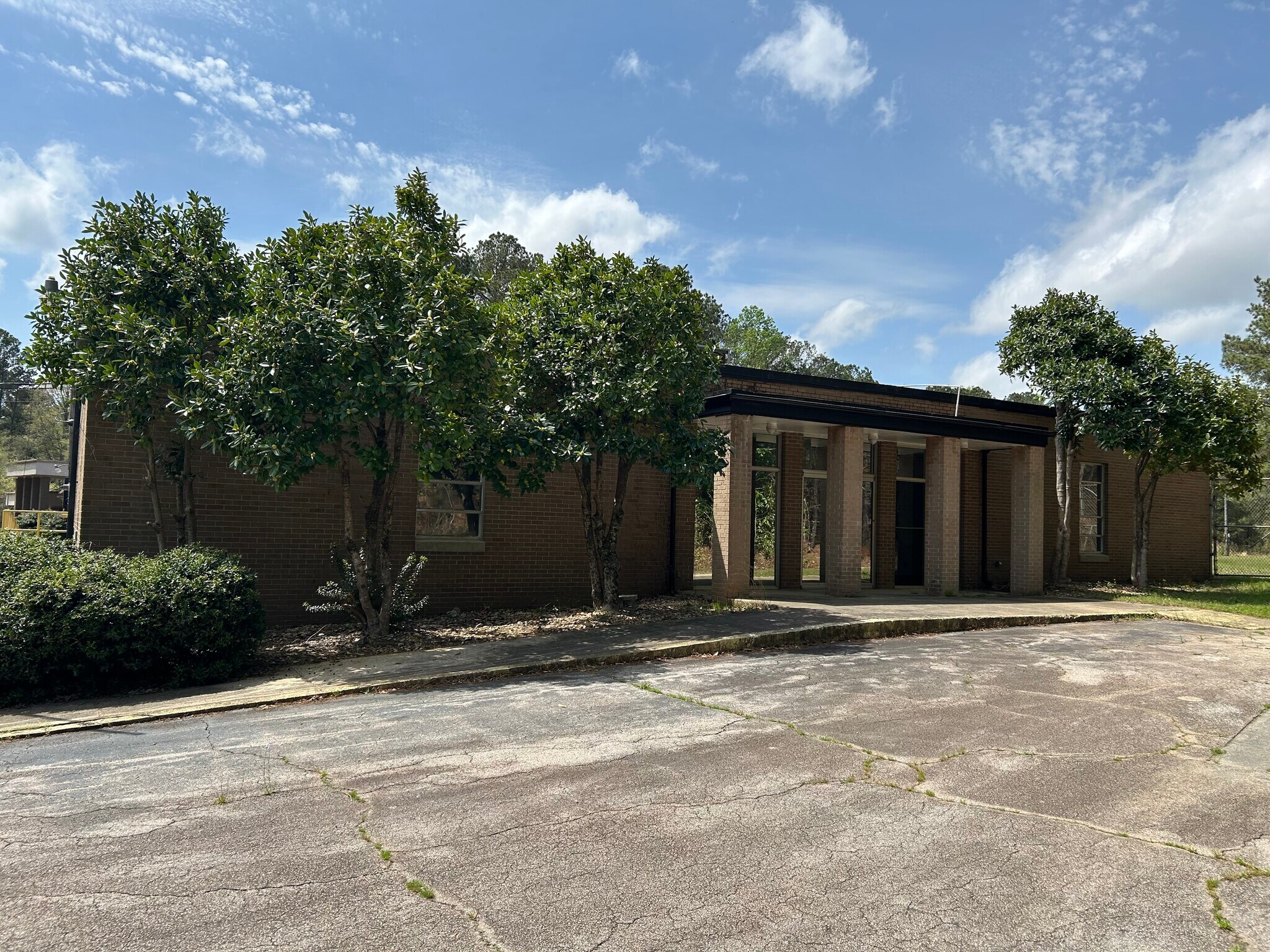 304 Fort Dr, Lagrange, GA for sale Building Photo- Image 1 of 1