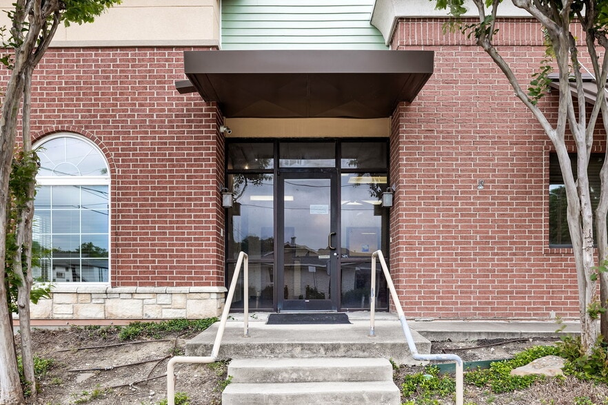 1515 E Belt Line Rd, Carrollton, TX for sale - Building Photo - Image 2 of 86