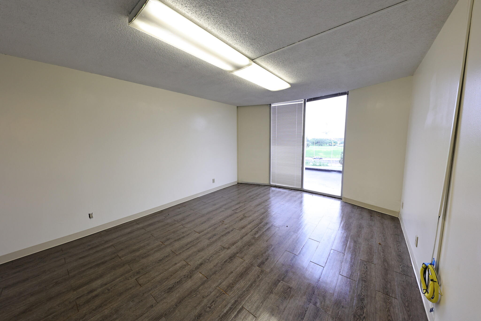 710-724 Buffalo St, Corpus Christi, TX for lease Interior Photo- Image 1 of 2