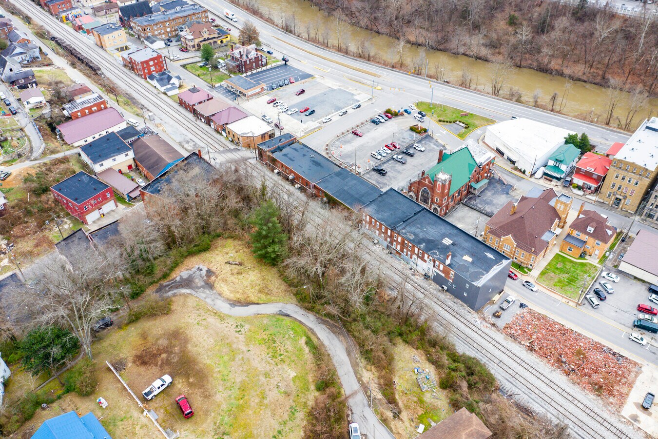 435 Stratton St, Logan, WV 25601