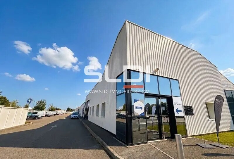 Office in Reyrieux for lease - Building Photo - Image 2 of 8