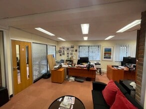 2401 Stratford Rd, Hockley Heath for lease Interior Photo- Image 2 of 3