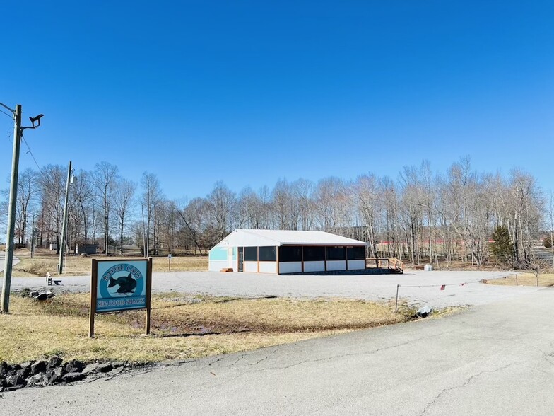 128 Airport Rd, Jamestown, KY for sale - Building Photo - Image 2 of 31