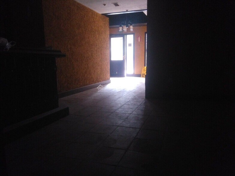 Retail in Cáceres, Cáceres for lease - Building Photo - Image 3 of 18