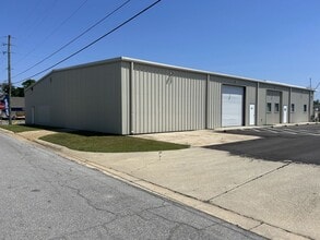 1375 W Government St, Pensacola, FL for lease Building Photo- Image 1 of 7