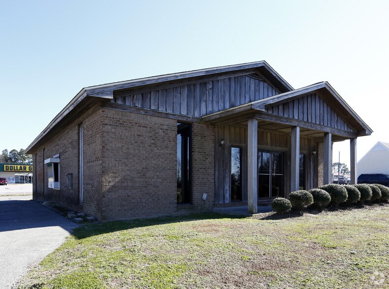 1140 N Breazeale Ave, Mount Olive, NC 28365