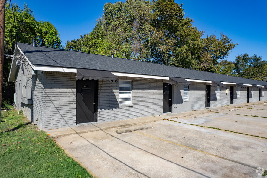 146 S Main St, Clute, TX for sale - Building Photo - Image 1 of 1