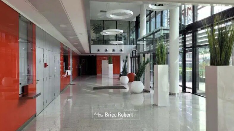 Office in Villeurbanne for lease Interior Photo- Image 1 of 10