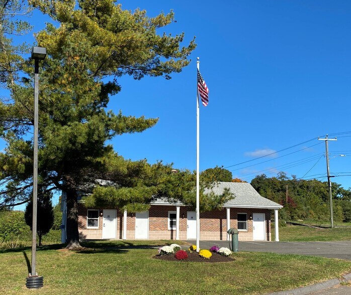 1503 Portland Cobalt Rd, Portland, CT 06480 The Solano Inn