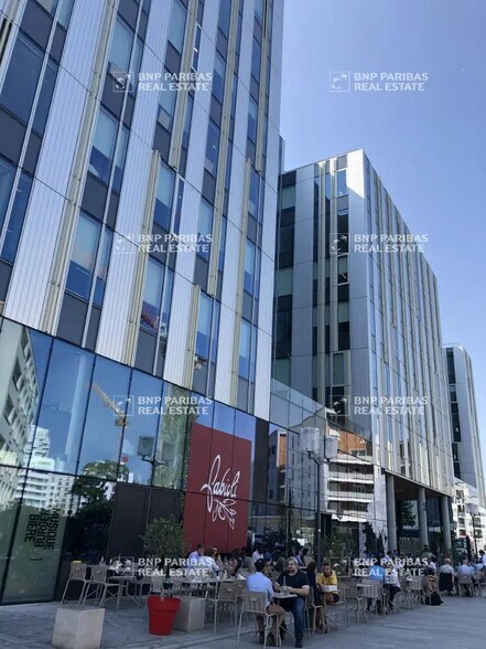 Office in Villeurbanne for lease - Building Photo - Image 3 of 48