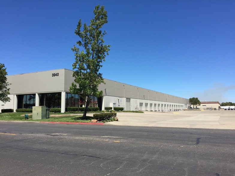 3940 Seaport Blvd, West Sacramento, CA for lease - Building Photo - Image 1 of 7