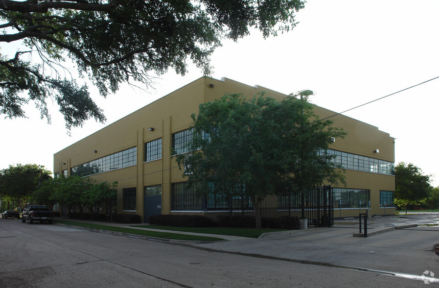 3900 Willow St, Dallas, TX for lease - Primary Photo - Image 1 of 47