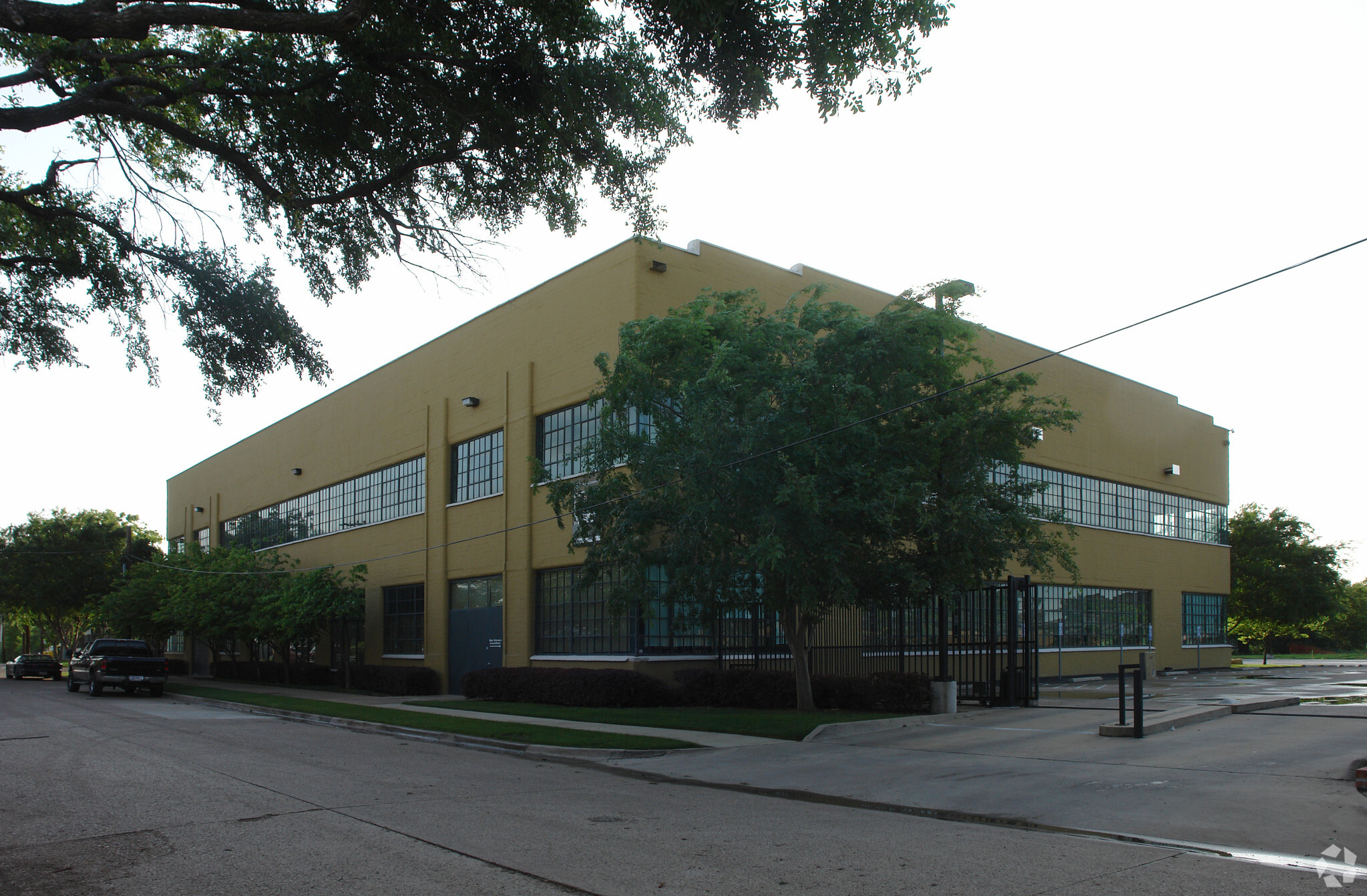 3900 Willow St, Dallas, TX for lease Primary Photo- Image 1 of 48