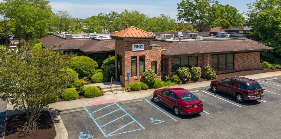 2104-2106 Executive Dr, Hampton, VA for sale Primary Photo- Image 1 of 1