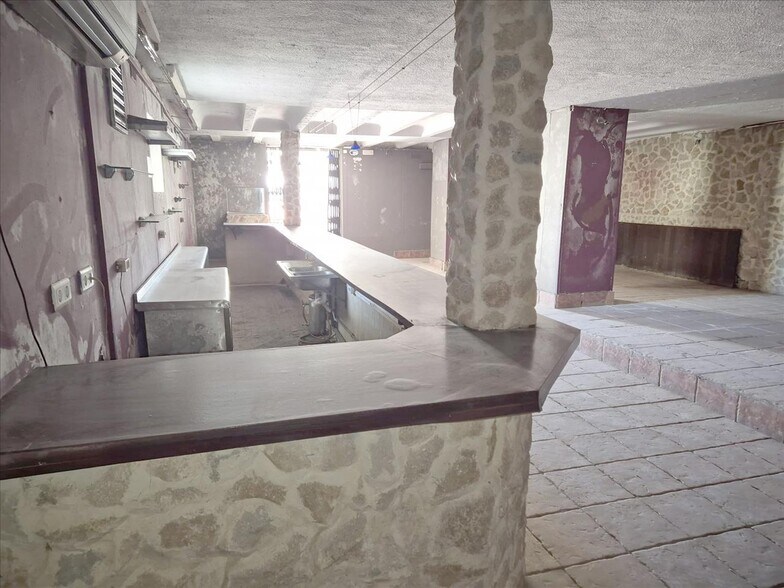 Retail in València for sale - Building Photo - Image 2 of 13