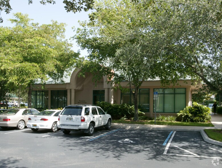 5133 Castello Dr, Naples, FL for lease - Building Photo - Image 1 of 3