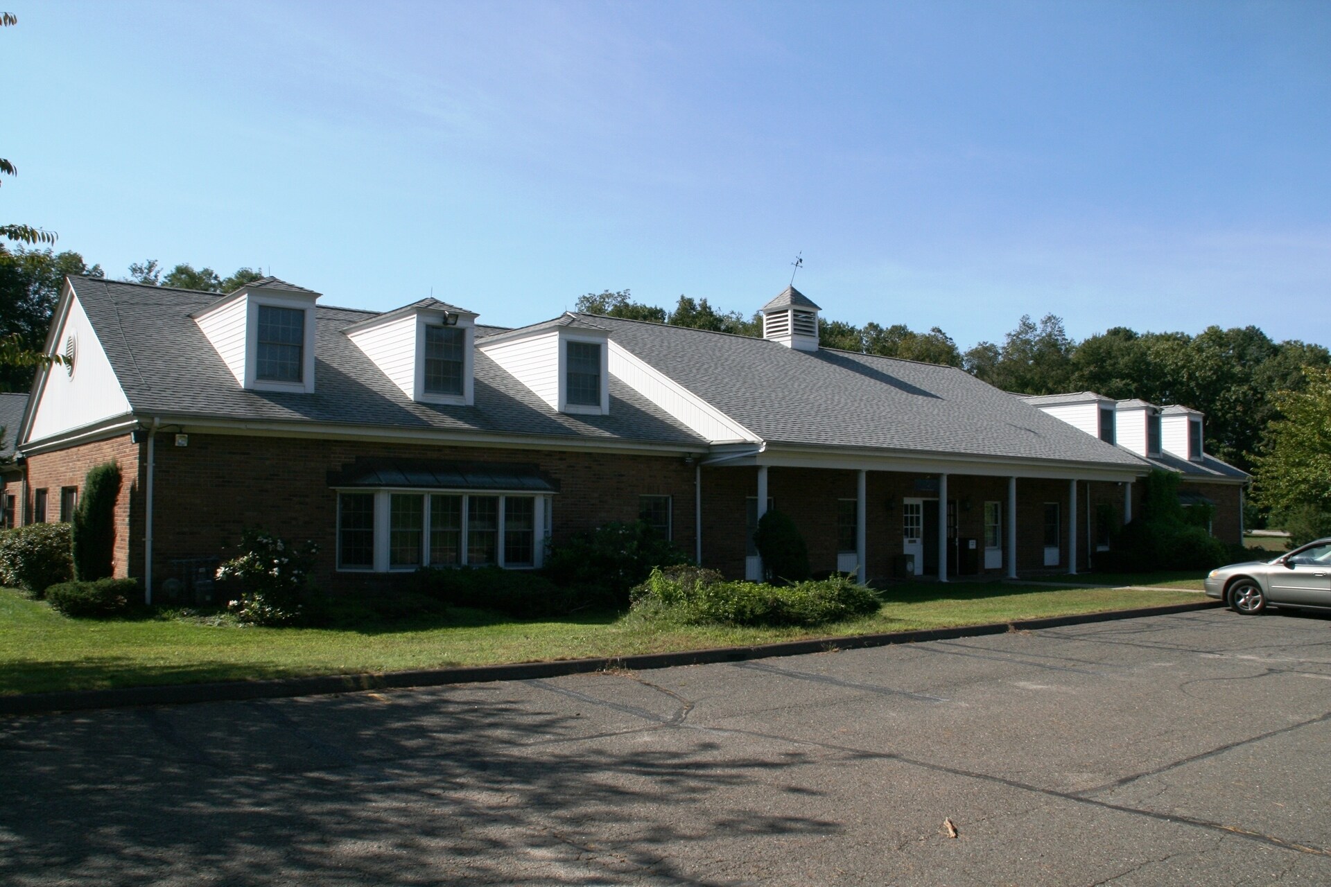 135 Bolton Rd, Vernon, CT for sale Primary Photo- Image 1 of 1