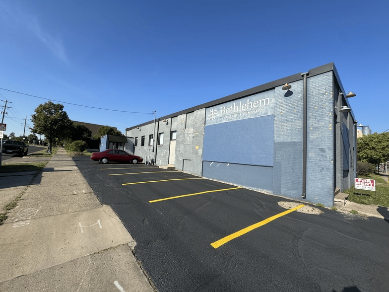 1227 S 6th St, Minneapolis, MN for lease - Building Photo - Image 2 of 26
